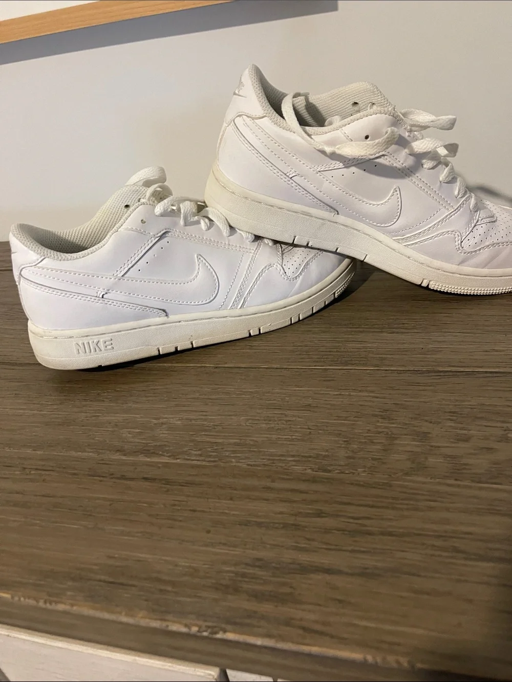 Nike Youth Size 6Y White Low-Top Leather Sneakers
